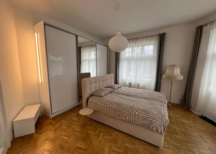 Apartment Grosse Herrschaftswohnung Mit Viel Platz