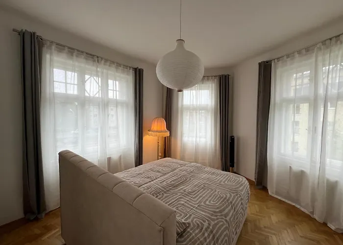 Grosse Herrschaftswohnung Mit Viel Platz *